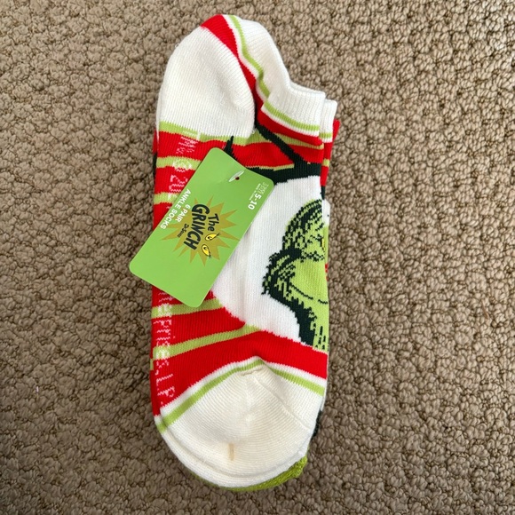 Accessories - The Grinch 6 Pairs of Socks - Assorted Designs - Holidays/Christmas